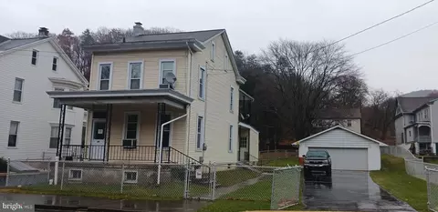 66 Penn St, Port Clinton, PA 19549