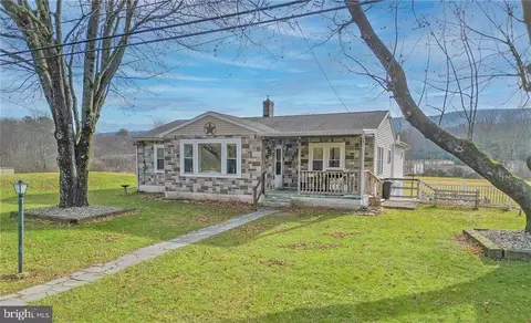 3348 Summer Valley Rd, New Ringgold, PA 17960