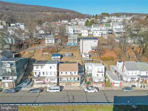 245 247 Lafayette St, Tamaqua, PA 18252