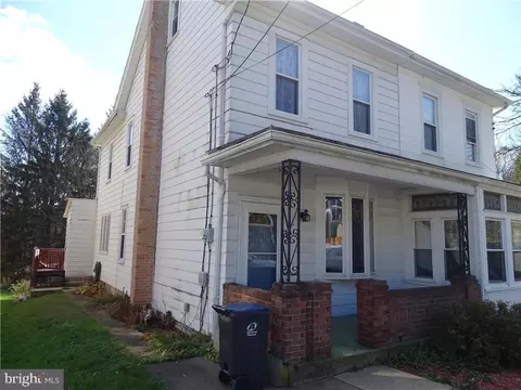18 Heckman St, Quakake, PA 18245
