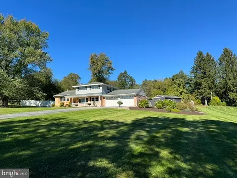 330 Eisenhower Dr, Orwigsburg, PA 17961