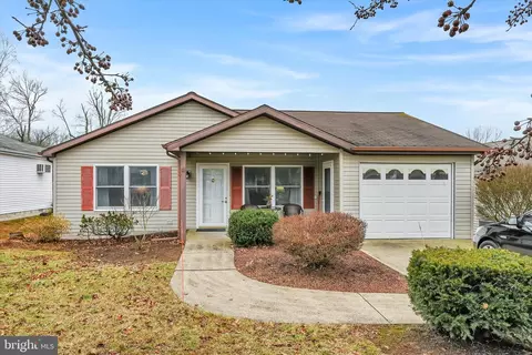 624 Canal Dr, Pine Grove, PA 17963