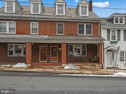 1130 Mahantongo St, Pottsville, PA 17901