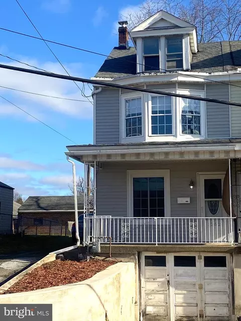 1262 Mount Hope Ave, Pottsville, PA 17901