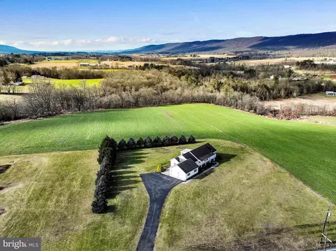 125 N Good Spring Rd, Hegins, PA 17938