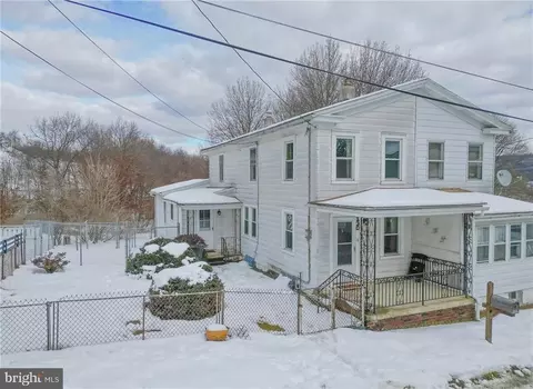 130 N Main St, Mary D, PA 17952