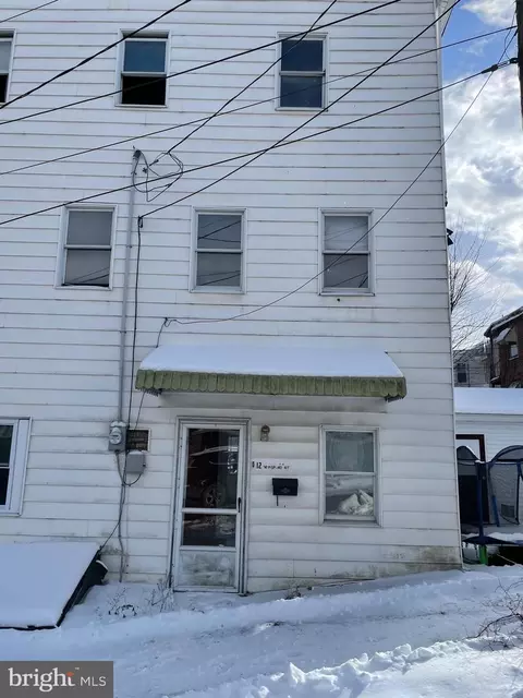 12 W Poplar St, Shenandoah, PA 17976