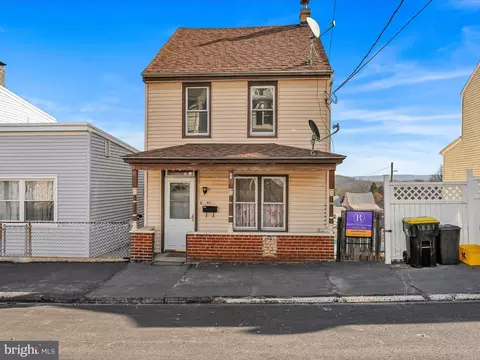 241 Broad St, Saint Clair, PA 17970