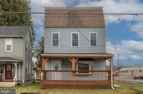 42 E Pottsville St, Pine Grove, PA 17963