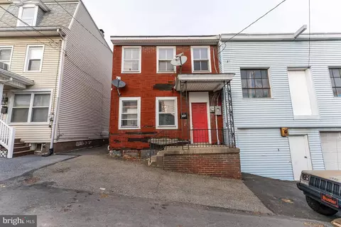 222 S South St, Minersville, PA 17954
