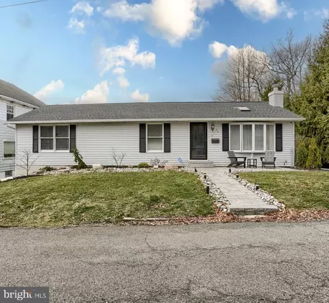 28 N Spencer St, Frackville, PA 17931
