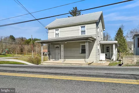 2652 W Main St, Spring Glen, PA 17978