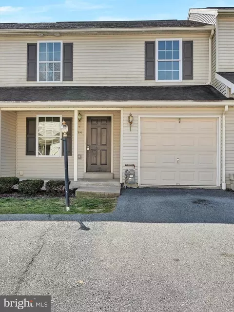 34 E Abby Ln, Schuylkill Haven, PA 17972
