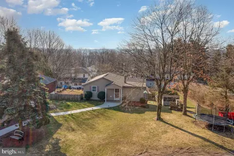110 Weston Pl, Shenandoah, PA 17976
