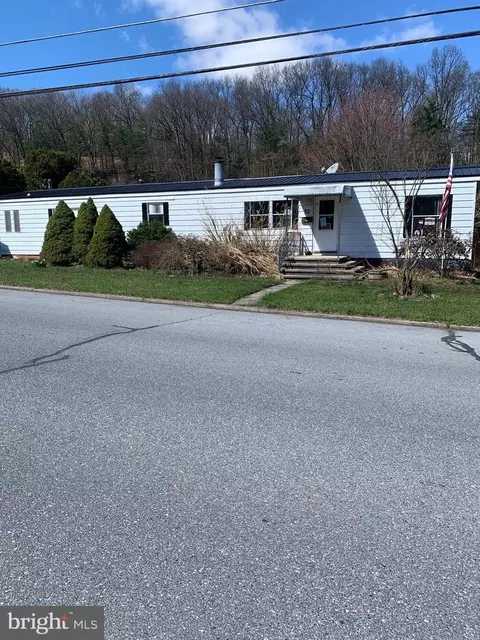 340 W Laurel St, Tremont, PA 17981