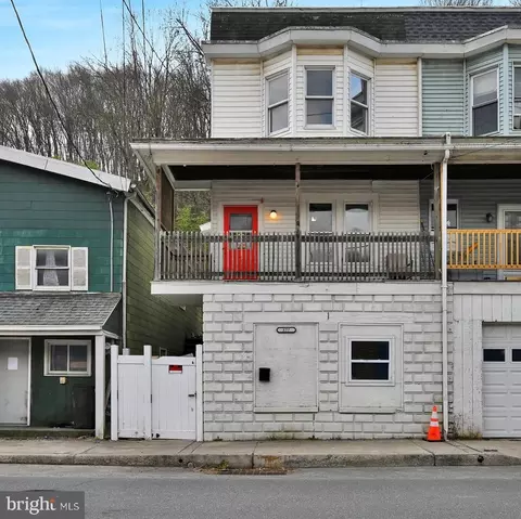377 Peacock St, Pottsville, PA 17901