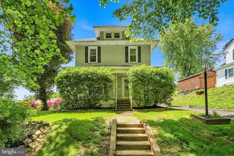 15 Hallton Hill Rd, Pine Grove, PA 17963