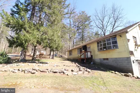 24 Locust Ln, Orwigsburg, PA 17961