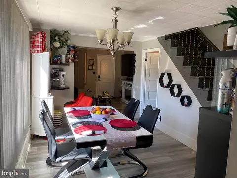 Dining - 239 Cherry St, Saint Clair, PA 17970 photo 3 of 3