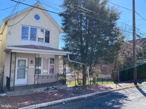 Exterior - 239 Cherry St, Saint Clair, PA 17970 photo 2 of 13