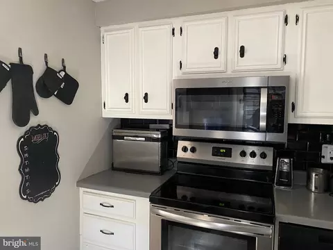 Kitchen - 239 Cherry St, Saint Clair, PA 17970 photo 1 of 2