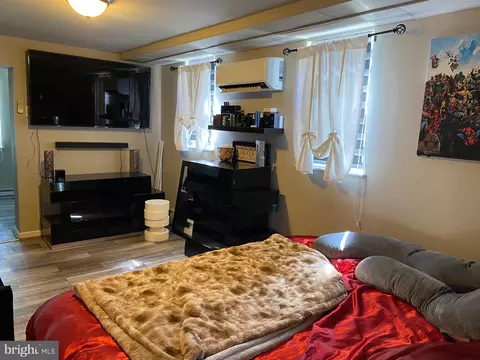 Living - 239 Cherry St, Saint Clair, PA 17970 photo 4 of 4