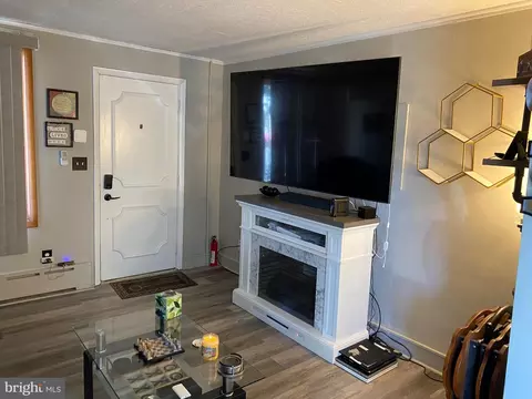 Living - 239 Cherry St, Saint Clair, PA 17970 photo 2 of 4