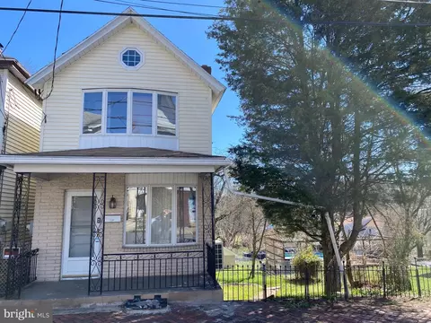 239 Cherry St, Saint Clair, PA 17970