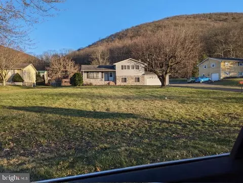 207 W Biddle St, Gordon, PA 17936
