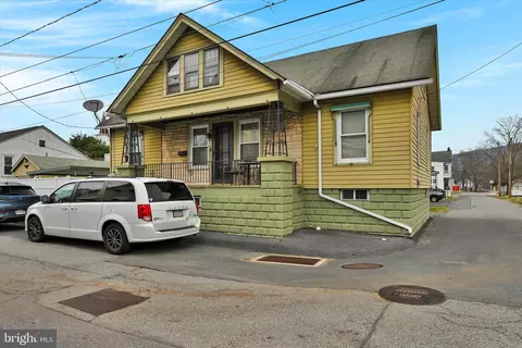 80 Rose Ave, Port Carbon, PA 17965