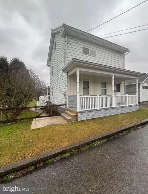 67 Vaux Ave, Tremont, PA 17981