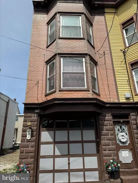 207 W Atlantic St, Shenandoah, PA 17976