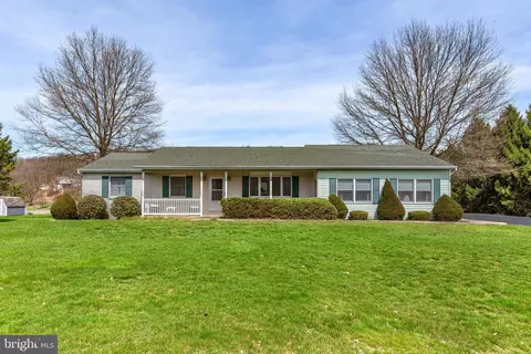6 Murray Meadows Ln, Ringtown, PA 17967