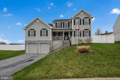 16 Ridge Vista Dr, Pine Grove, PA 17963