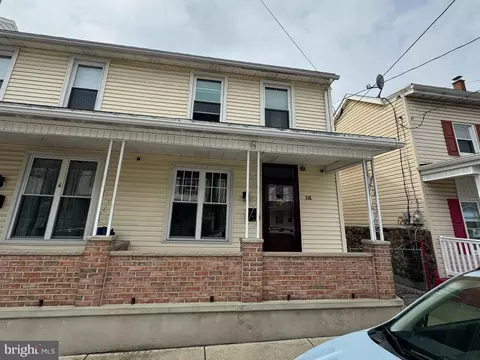 318 S Mill St, Saint Clair, PA 17970