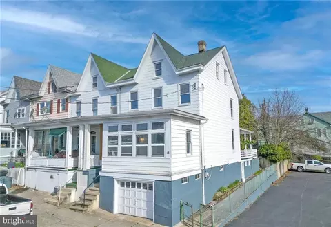 15 Lafayette St, Tamaqua, PA 18252