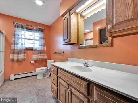 Bath - 95 Fairview Rd, Pitman, PA 17964 photo 3 of 4