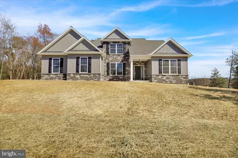 101 Kings Ct, Orwigsburg, PA 17961