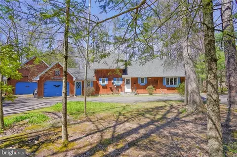 177 Lake Dr, Nesquehoning, PA 18240