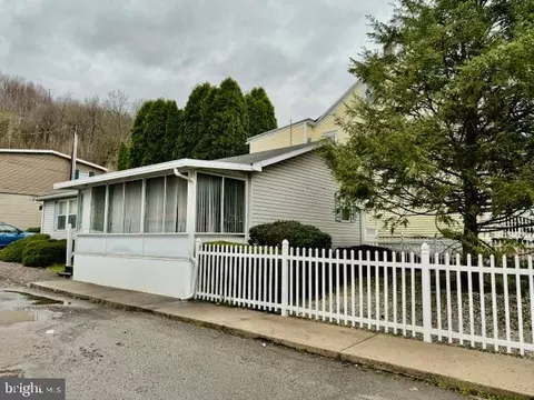 301 N Chestnut St, Shenandoah, PA 17976