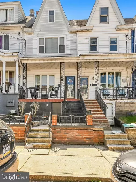 316 W Oak St, Shenandoah, PA 17976