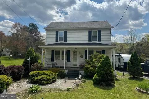 12 Greenbury Rd, Pottsville, PA 17901