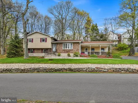 115 Pennsylvania Ave, Shenandoah, PA 17976