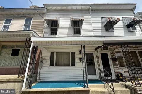 60 Clay St, New Philadelphia, PA 17959
