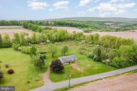 150 Cherry Ln, Zion Grove, PA 17985