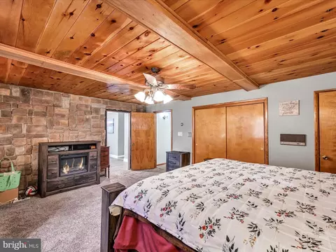Bedroom - 2 Walnut Ln, Marlin, PA 17951 photo 2 of 6