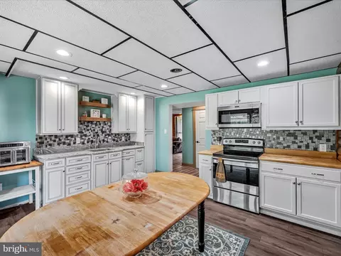 Kitchen - 2 Walnut Ln, Marlin, PA 17951 photo 6 of 7