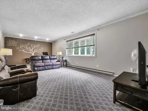 Living - 2 Walnut Ln, Marlin, PA 17951 photo 1 of 4