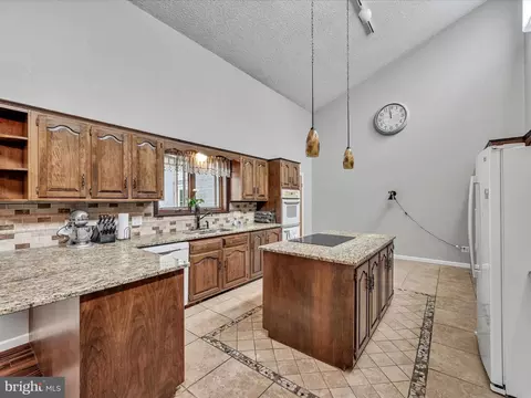 Kitchen - 2 Walnut Ln, Marlin, PA 17951 photo 4 of 7