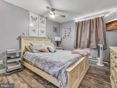 Bedroom - 2 Walnut Ln, Marlin, PA 17951 photo 3 of 6